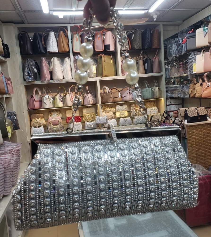 H01629Q-3 PARTY PURSE